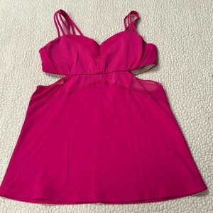 Lululemon / Women’s tank / Size: 8